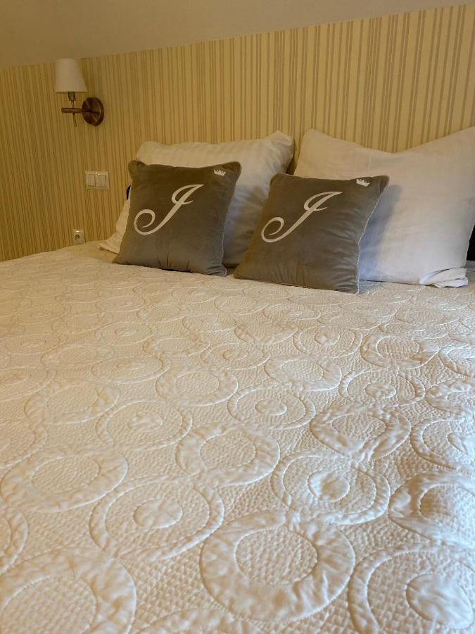 Palac Jablonowo Bed and Breakfast Ujście Exteriör bild