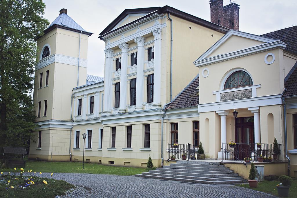 Palac Jablonowo Bed and Breakfast Ujście Exteriör bild