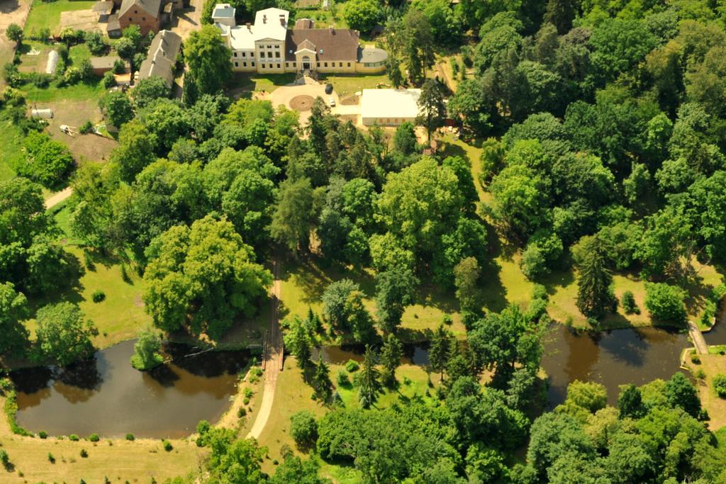 Palac Jablonowo Bed and Breakfast Ujście Exteriör bild