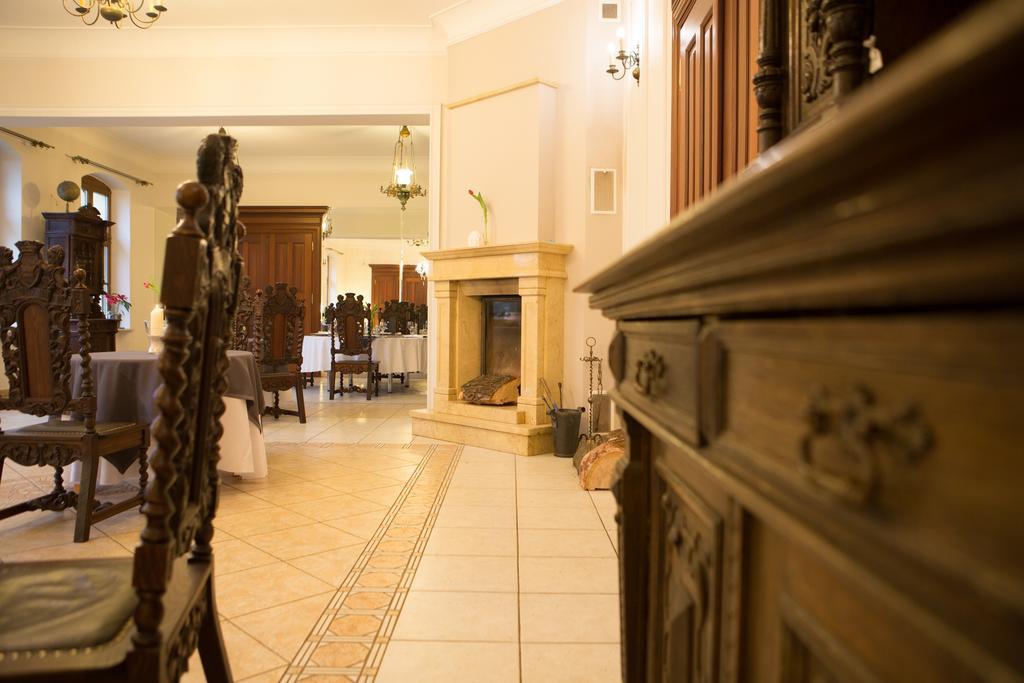 Palac Jablonowo Bed and Breakfast Ujście Exteriör bild